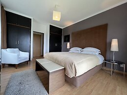 The Lake Villa Mountains & Sea view