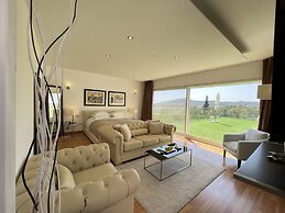 The Lake Villa Mountains & Sea view