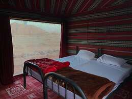 Beduin star trail camp