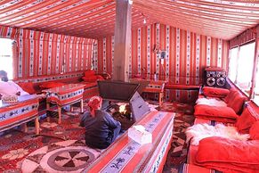 Beduin star trail camp