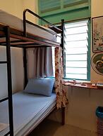 Sojourn Beds & Cafe - Hostel