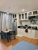 Spacious 1 BR Unit in AppleOne Ayala