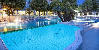 Hotel Paris Resort