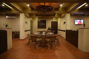 Neel's City Resort