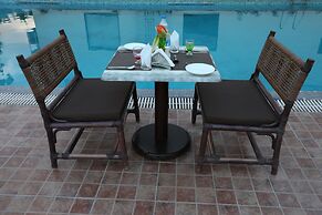 Neel's City Resort