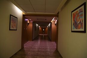 Neel's City Resort