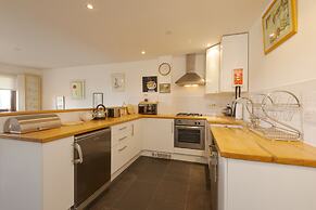 White Lodge Apartments