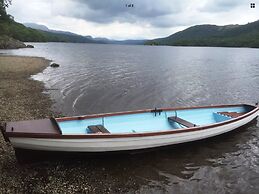 Caledonian Cabin