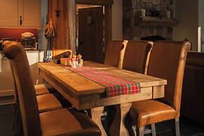 Caledonian Cabin