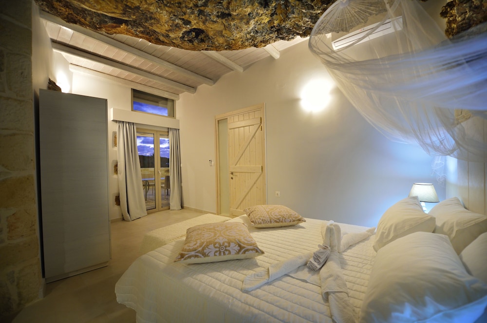 Koukis House With Sea View