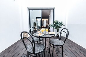 Terreno Suites