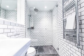 Terreno Suites