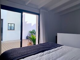 Terreno Suites