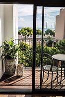 Terreno Suites