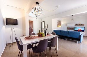 Taurus - Deluxe Apartment with Sea View