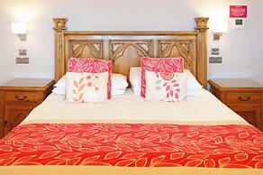 Claxton Hotel