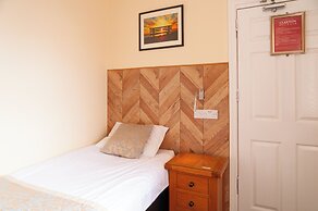 Claxton Hotel