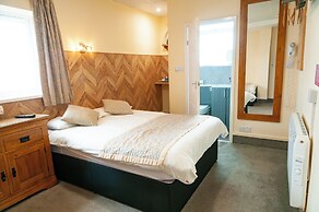 Claxton Hotel