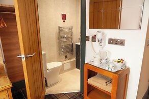 Claxton Hotel