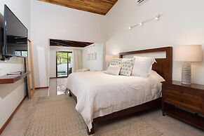 Casa Woodbine Beachfront House