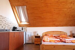 Szabolcs Apartments