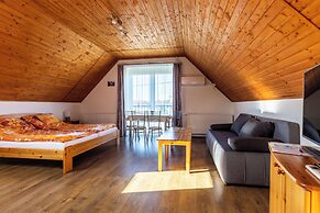 Szabolcs Apartments