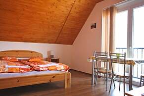 Szabolcs Apartments