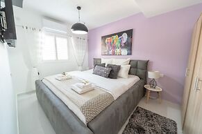 YalaRent Sunny 3BR APT - Families only