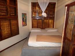 Fromager Lodge