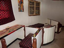 Fromager Lodge