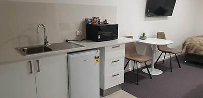 Carlton Suites