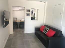 Carlton Suites