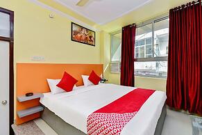 OYO 28054 Hotel Suraj Villa