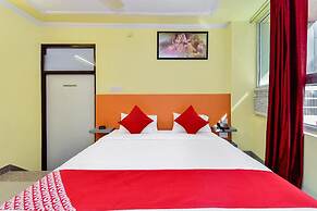 OYO 28054 Hotel Suraj Villa