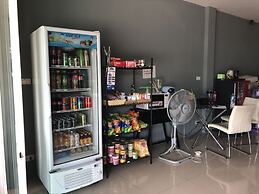 Khao Oat Airport
