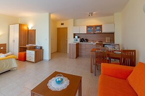 Large Studio in Polo Resort