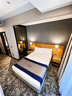 Triada Hotel Karakoy