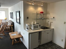 Harbor's Edge Motel