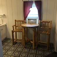 Harbor's Edge Motel
