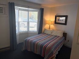Harbor's Edge Motel