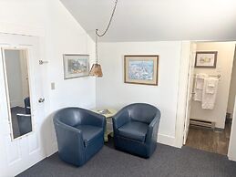 Harbor's Edge Motel