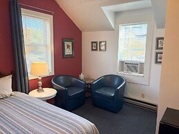 Harbor's Edge Motel