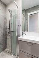 UPSTREET Elegant Luminous 3BD Apt-Kolonaki