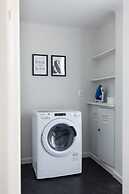 UPSTREET Elegant Luminous 3BD Apt-Kolonaki