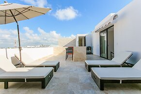 Penthouse A-Nah by Stella Rentals