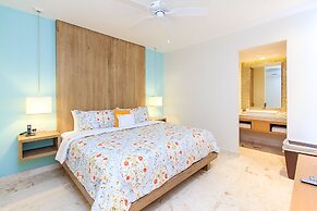 Penthouse A-Nah by Stella Rentals