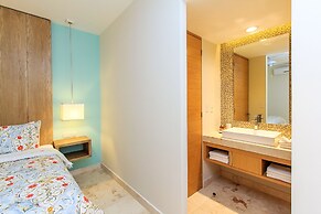 Penthouse A-Nah by Stella Rentals
