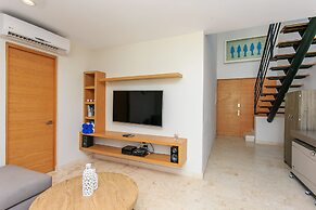 Penthouse A-Nah by Stella Rentals