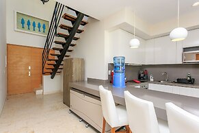Penthouse A-Nah by Stella Rentals