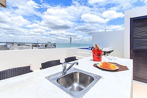 Penthouse A-Nah by Stella Rentals